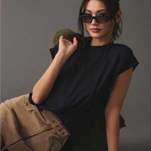 Everyday Black Muscle Tee for Women - Boxy Crewneck